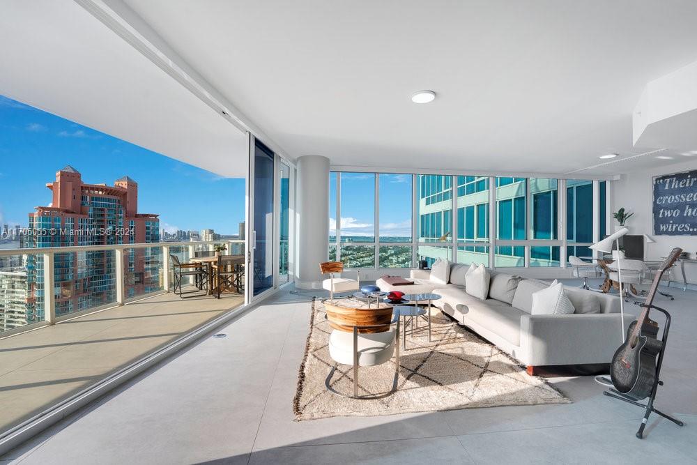 CONTINUUM ON SOUTH BEACH - Residential