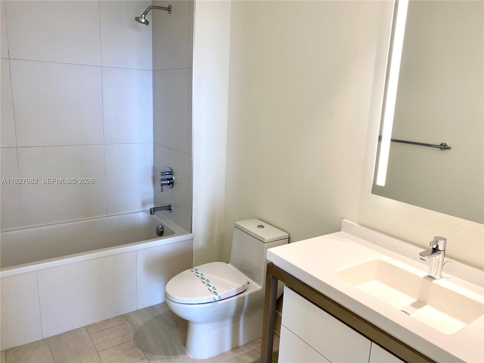 METROPICA NORTH TOWER ONE - Residential