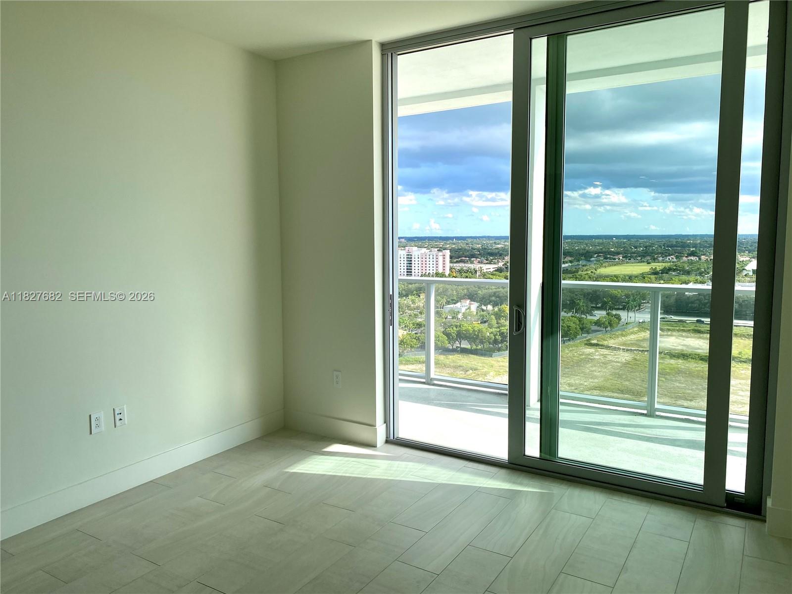 METROPICA NORTH TOWER ONE - Residential