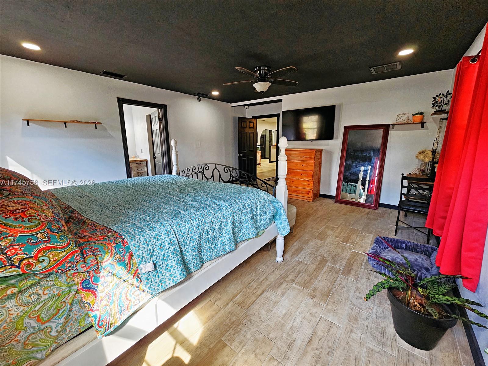 MEADOW WOOD - Residential