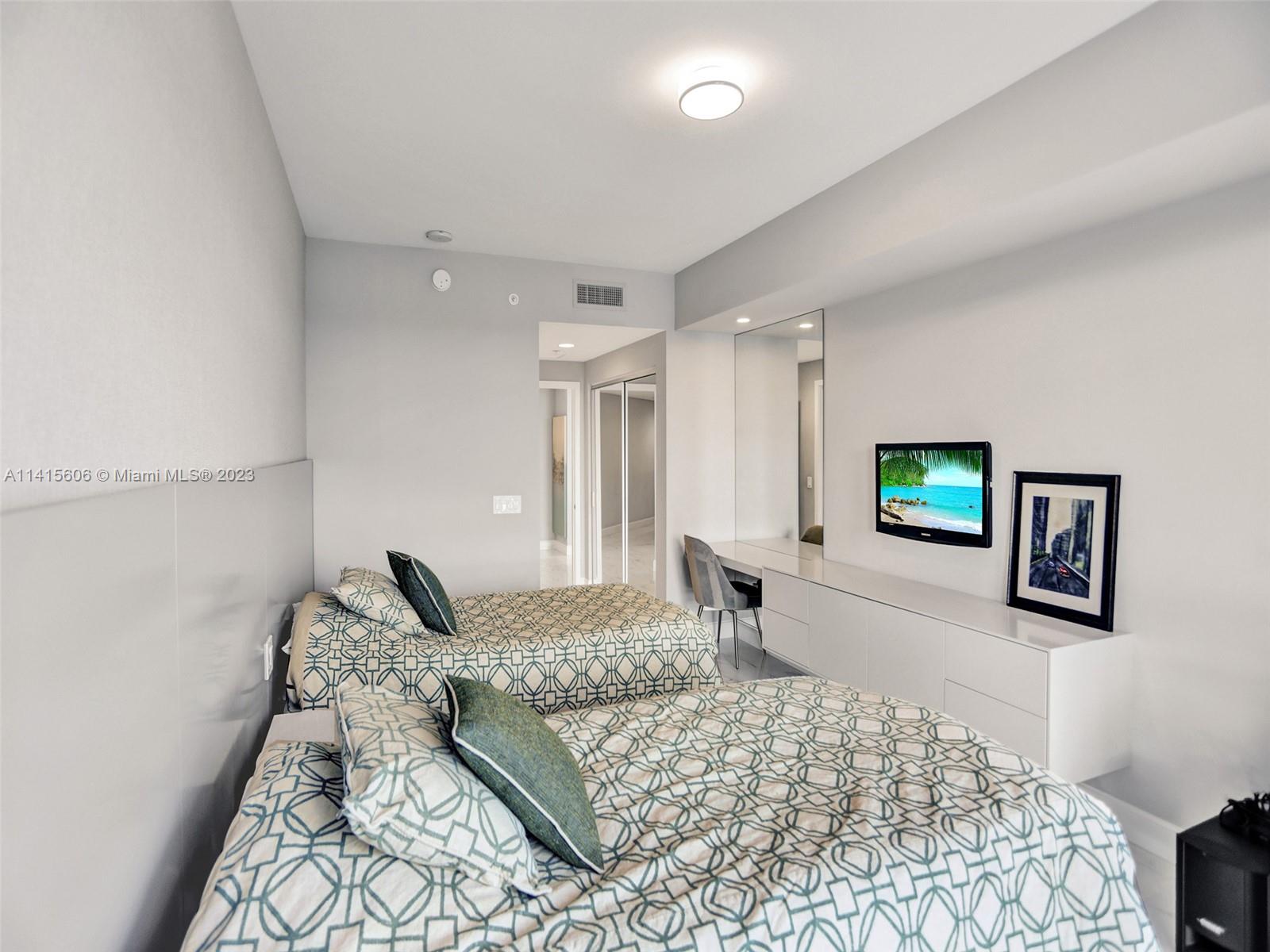 MARINA PALMS RESIDENCES S - Residential