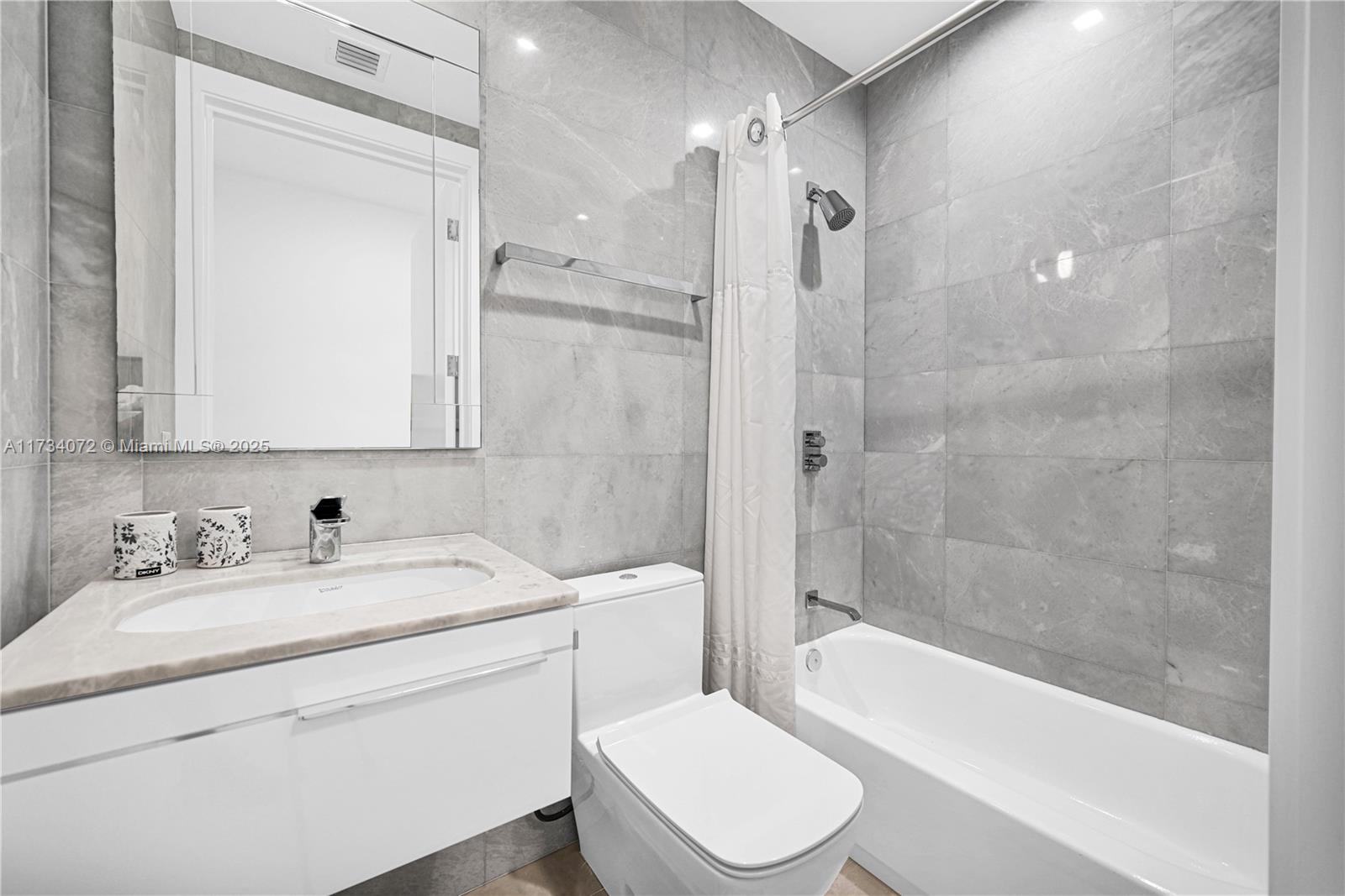 NORTH BISCAYNE BEACH AMEN - Residential
