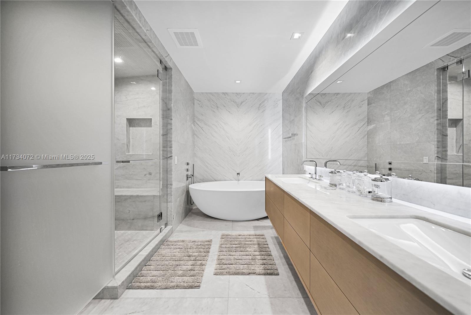 NORTH BISCAYNE BEACH AMEN - Residential