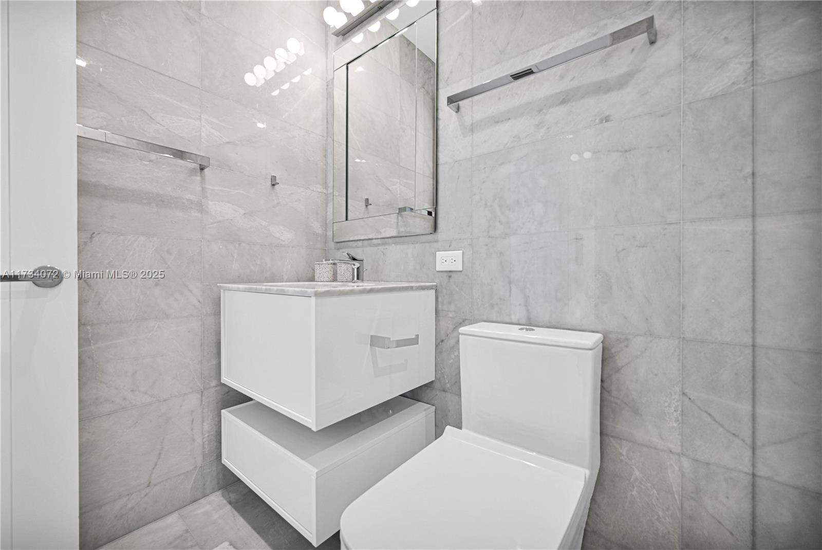 NORTH BISCAYNE BEACH AMEN - Residential