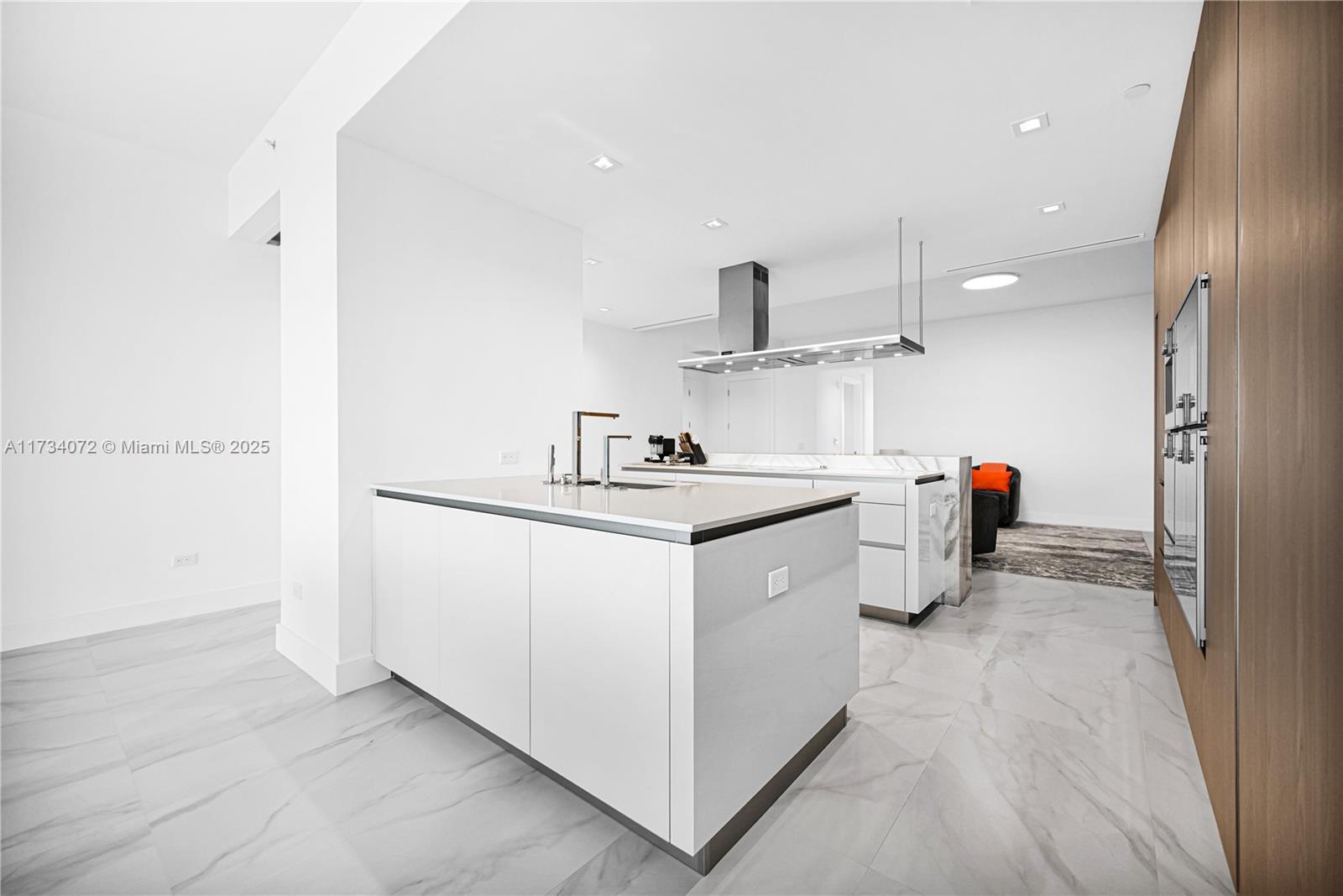 NORTH BISCAYNE BEACH AMEN - Residential