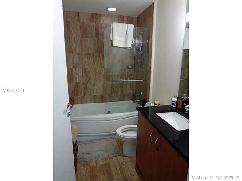 METROPOLITAN MIAMI - Residential Lease
