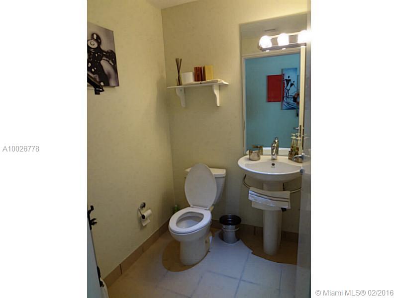 METROPOLITAN MIAMI - Residential Lease