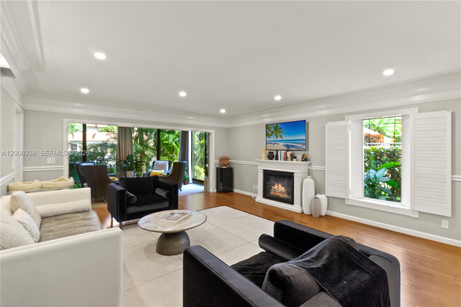 BEACHCOMBER CONDO - Residential
