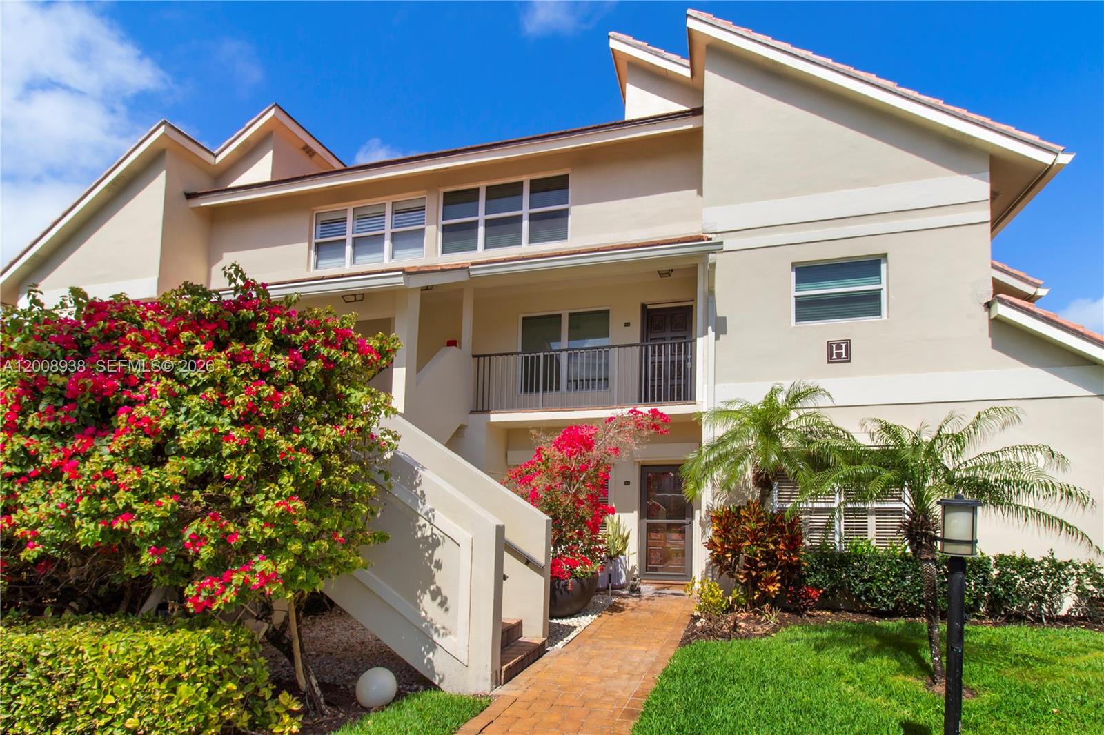 BEACHCOMBER CONDO - Residential