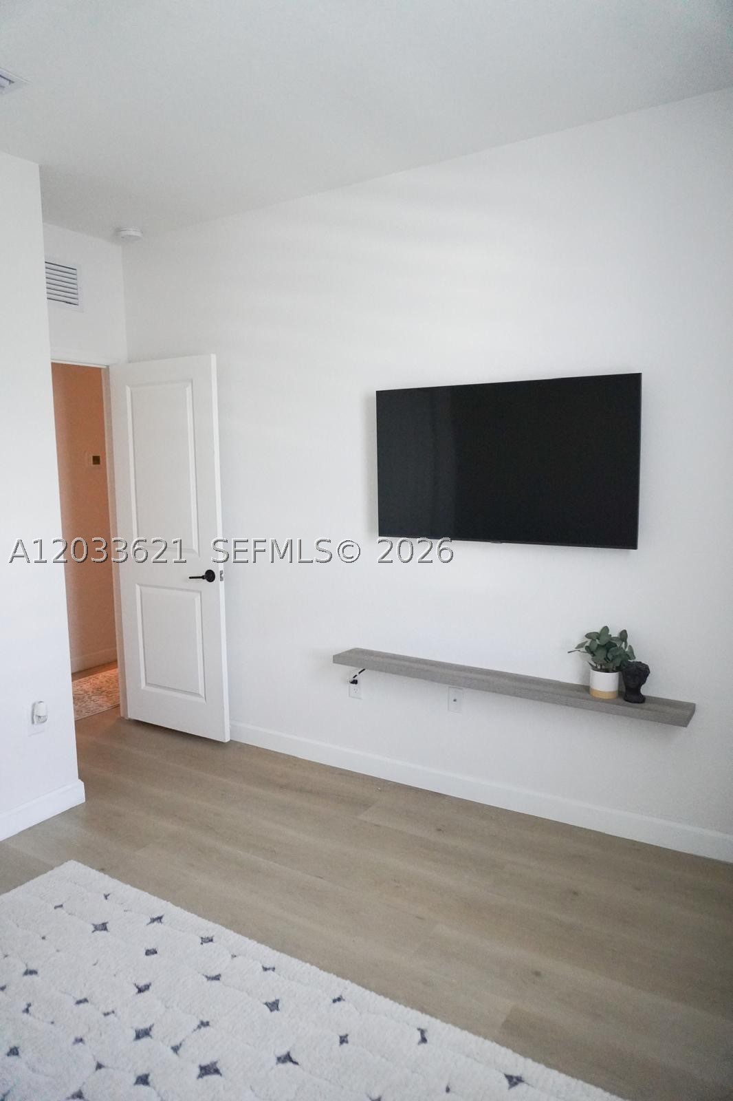 ESTATES AT SILVER PALM - Residential Lease