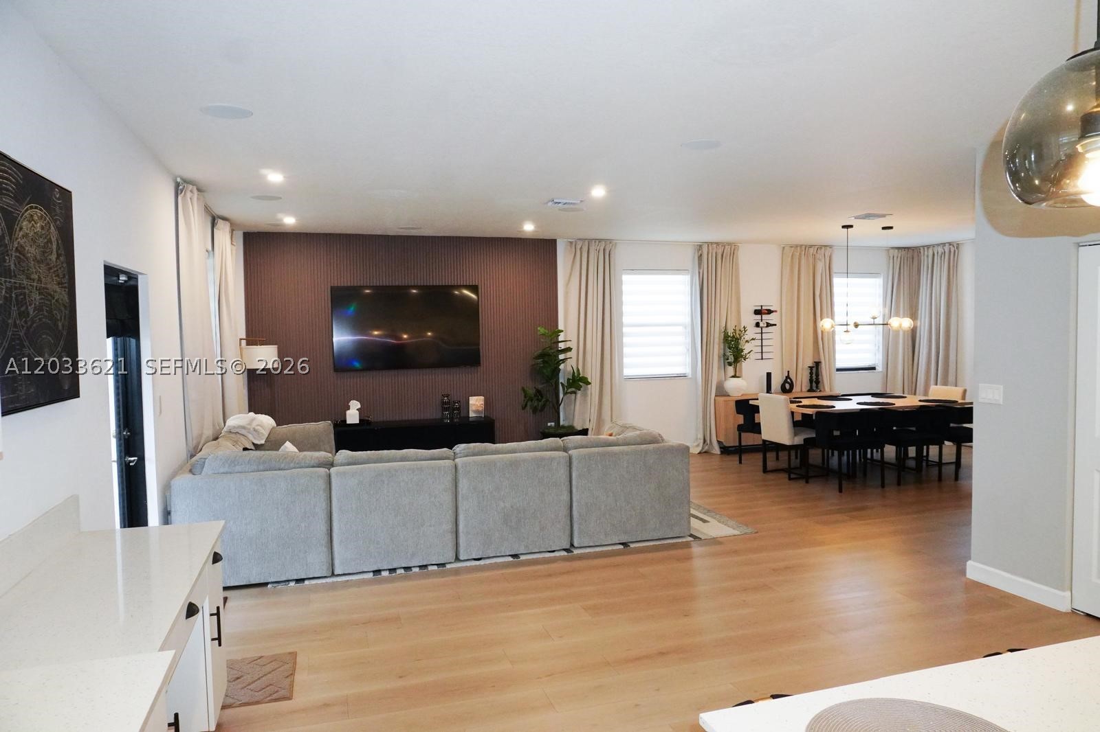 ESTATES AT SILVER PALM - Residential Lease