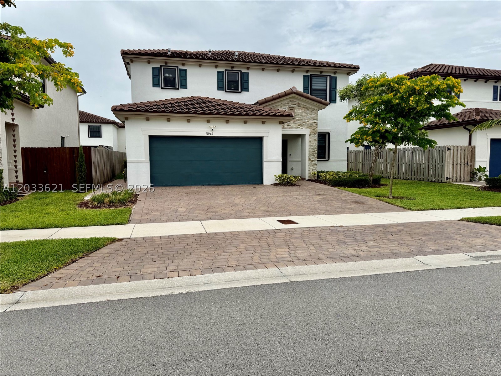 ESTATES AT SILVER PALM - Residential Lease