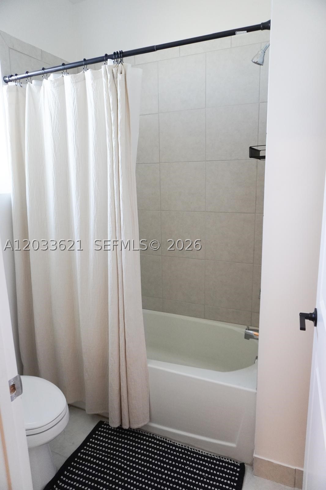 ESTATES AT SILVER PALM - Residential Lease
