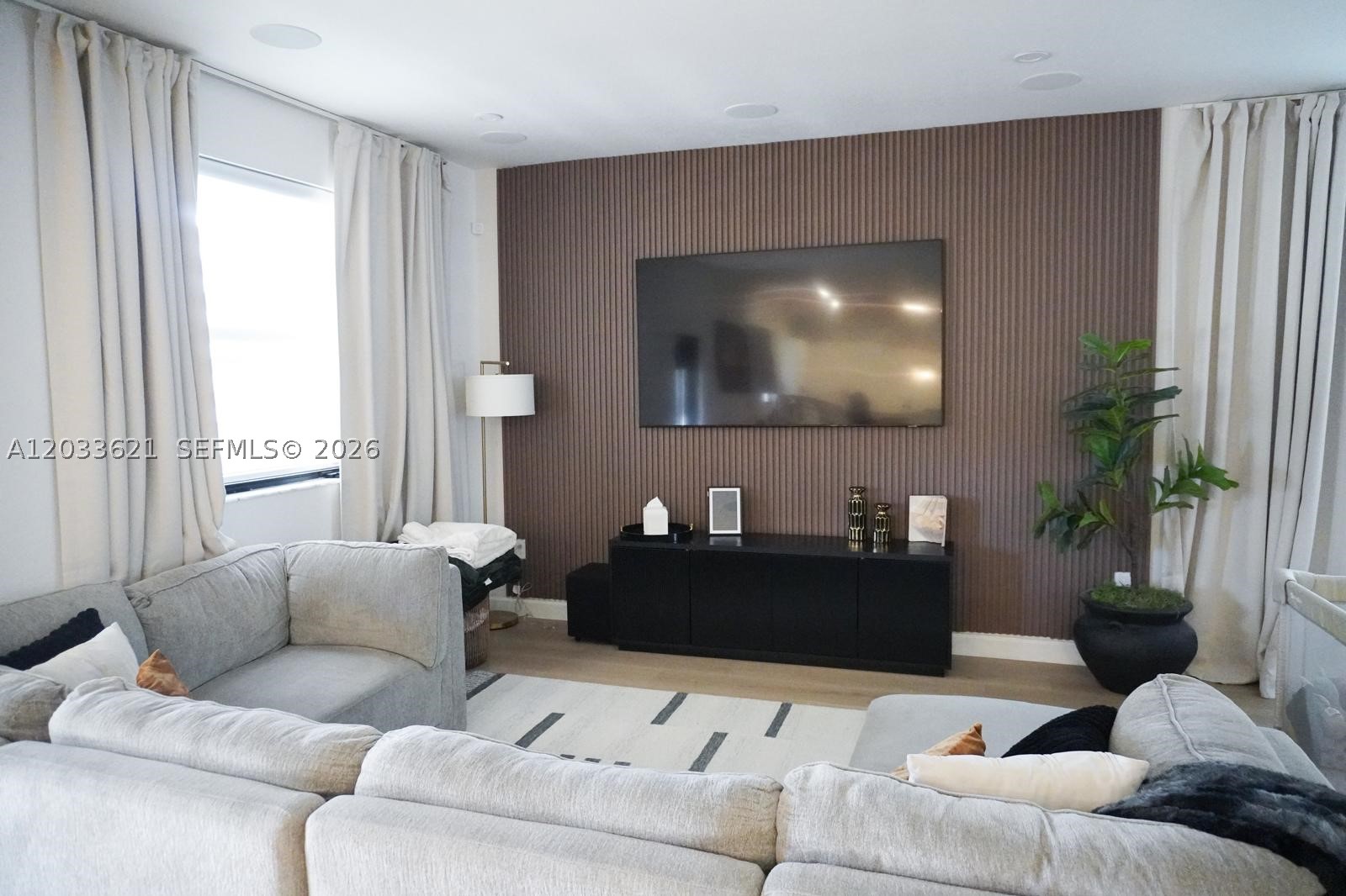 ESTATES AT SILVER PALM - Residential Lease