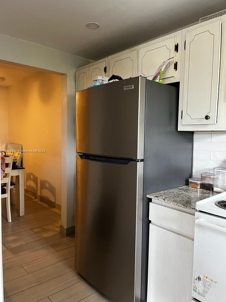 PARADISE VILLAS CONDO - Residential Lease