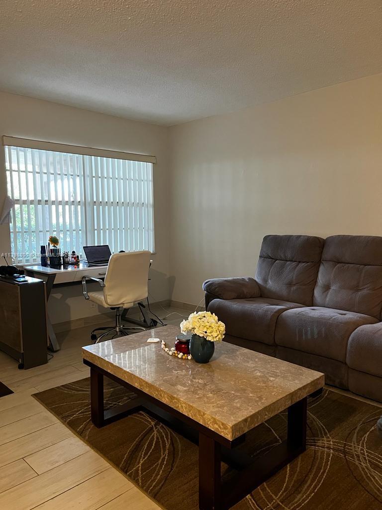 PARADISE VILLAS CONDO - Residential Lease