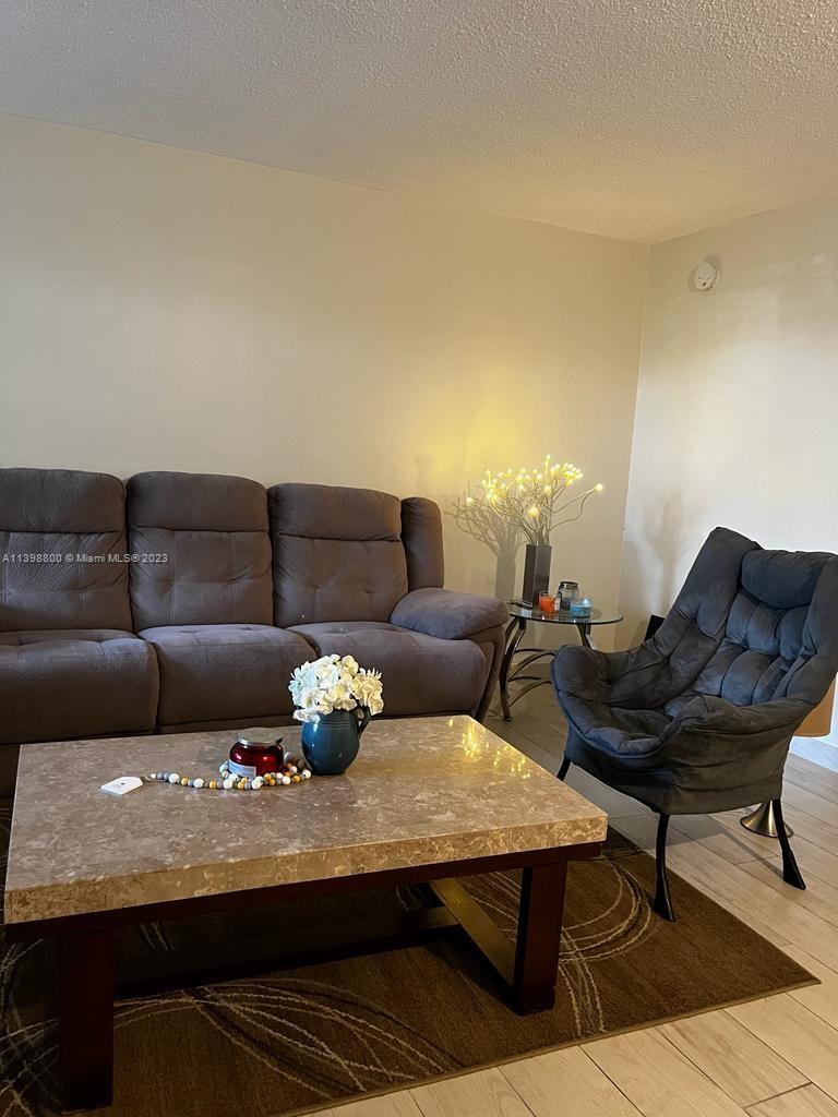 PARADISE VILLAS CONDO - Residential Lease