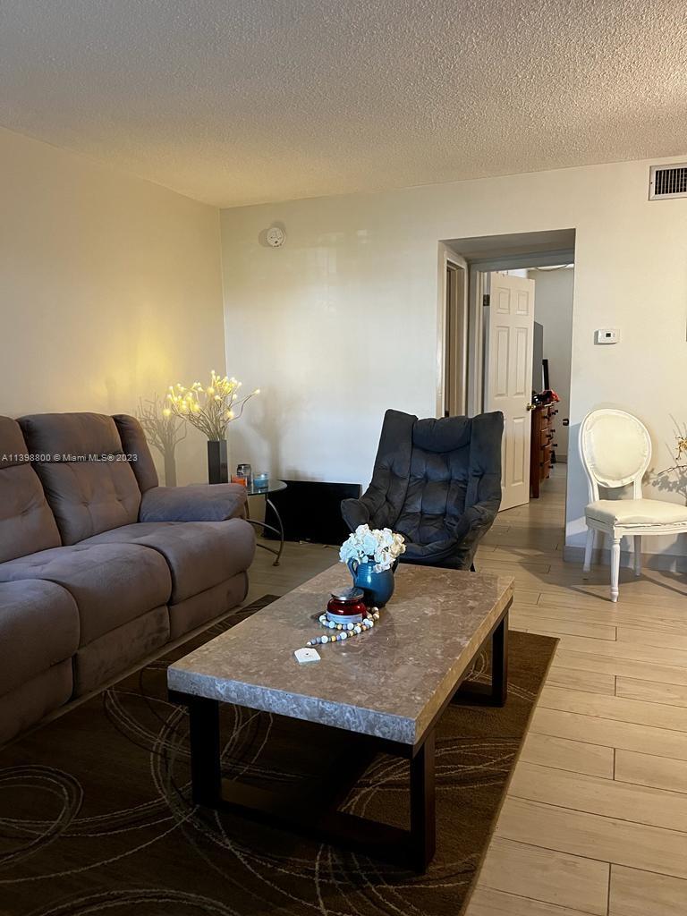 PARADISE VILLAS CONDO - Residential Lease