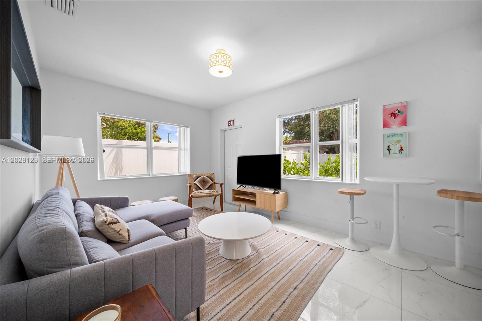 HOLLYWOOD - Residential Lease