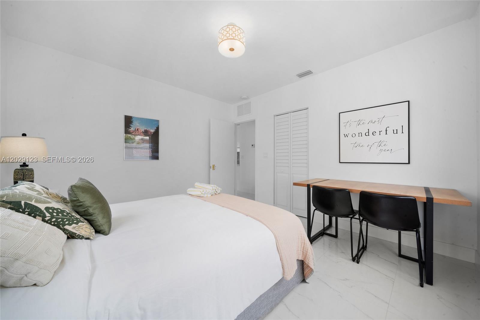 HOLLYWOOD - Residential Lease