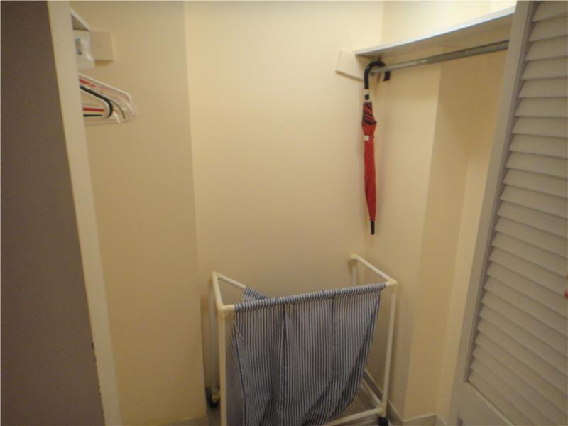 DE SOTO PARK CONDO - Residential Lease