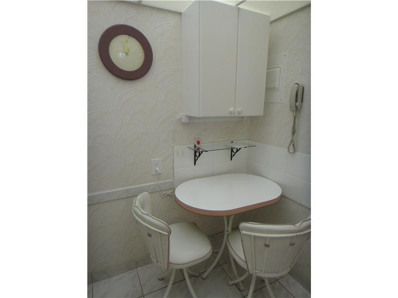 DE SOTO PARK CONDO - Residential Lease