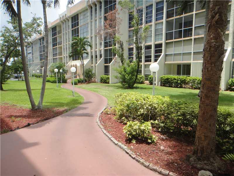 DE SOTO PARK CONDO - Residential Lease