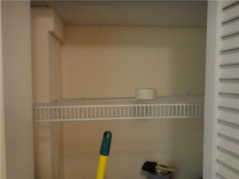 DE SOTO PARK CONDO - Residential Lease