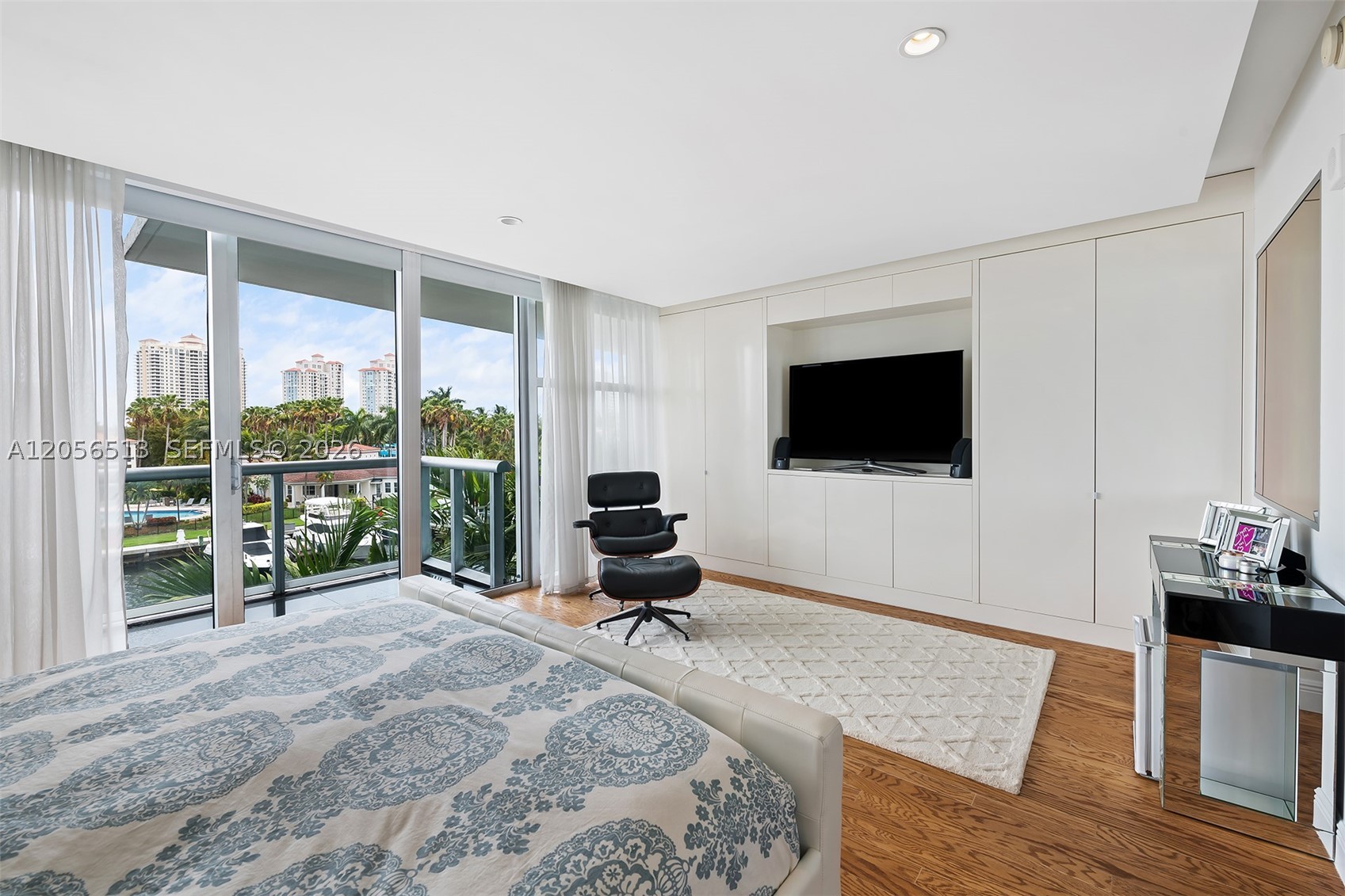 THE ATRIUM AT AVENTURA CO - Residential