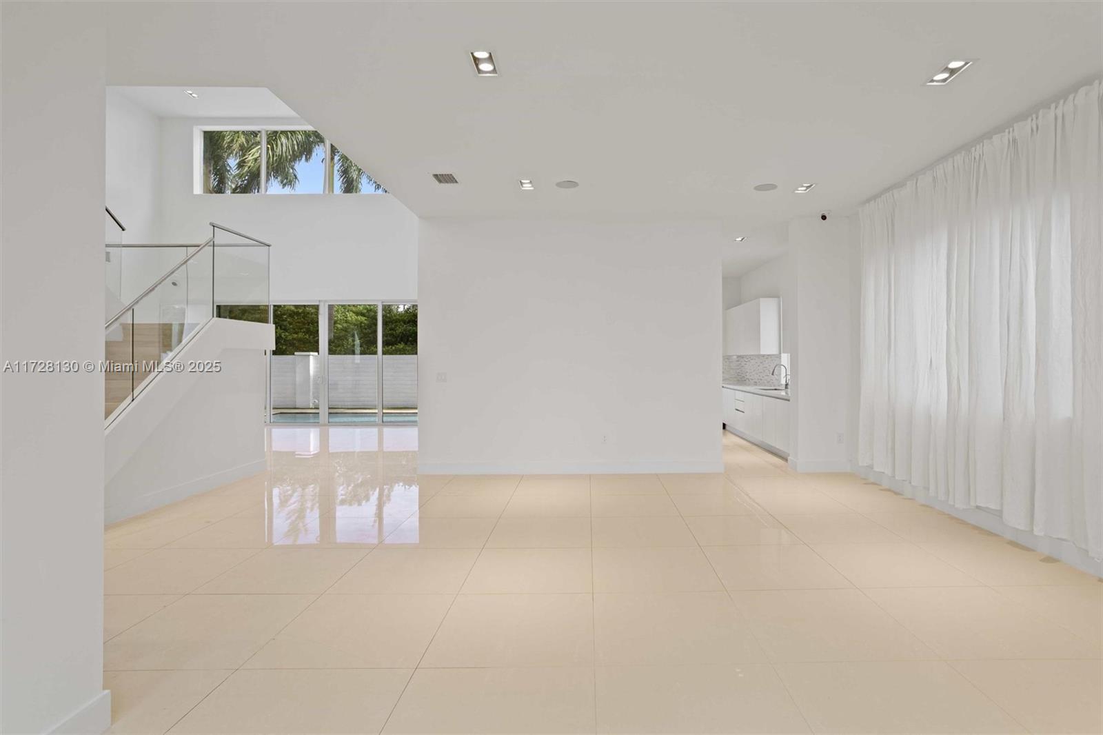 DORAL COMMONS RESIDENTIAL - Residential