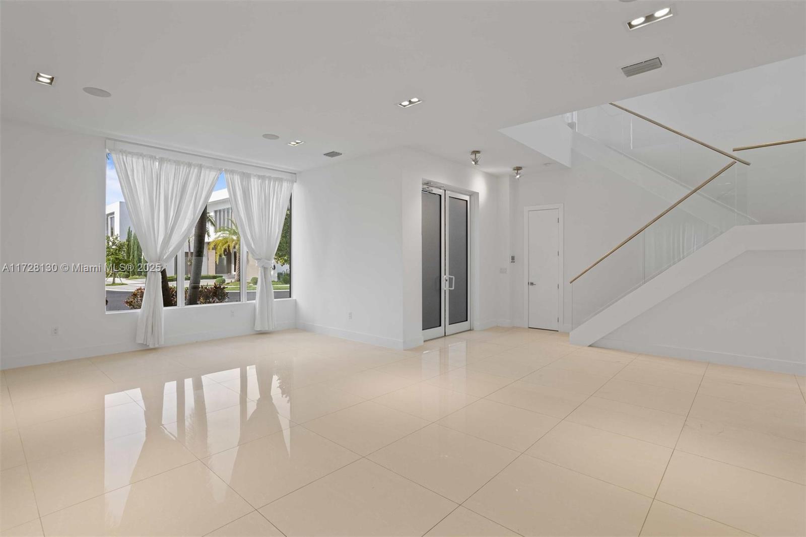DORAL COMMONS RESIDENTIAL - Residential