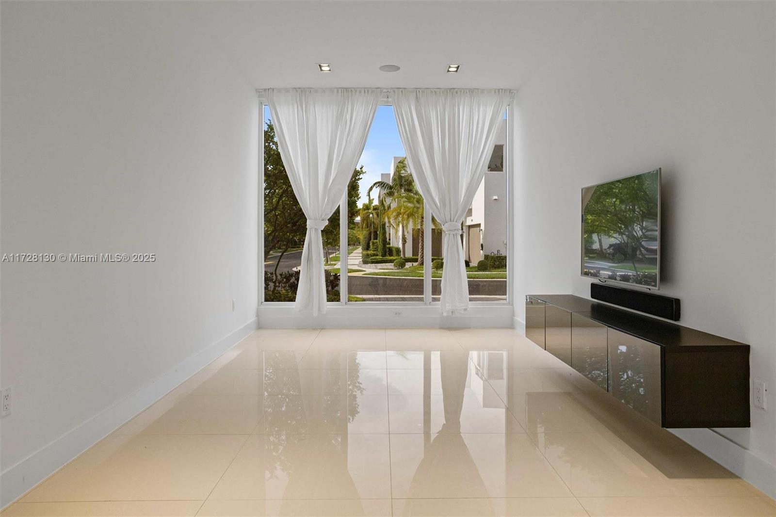 DORAL COMMONS RESIDENTIAL - Residential