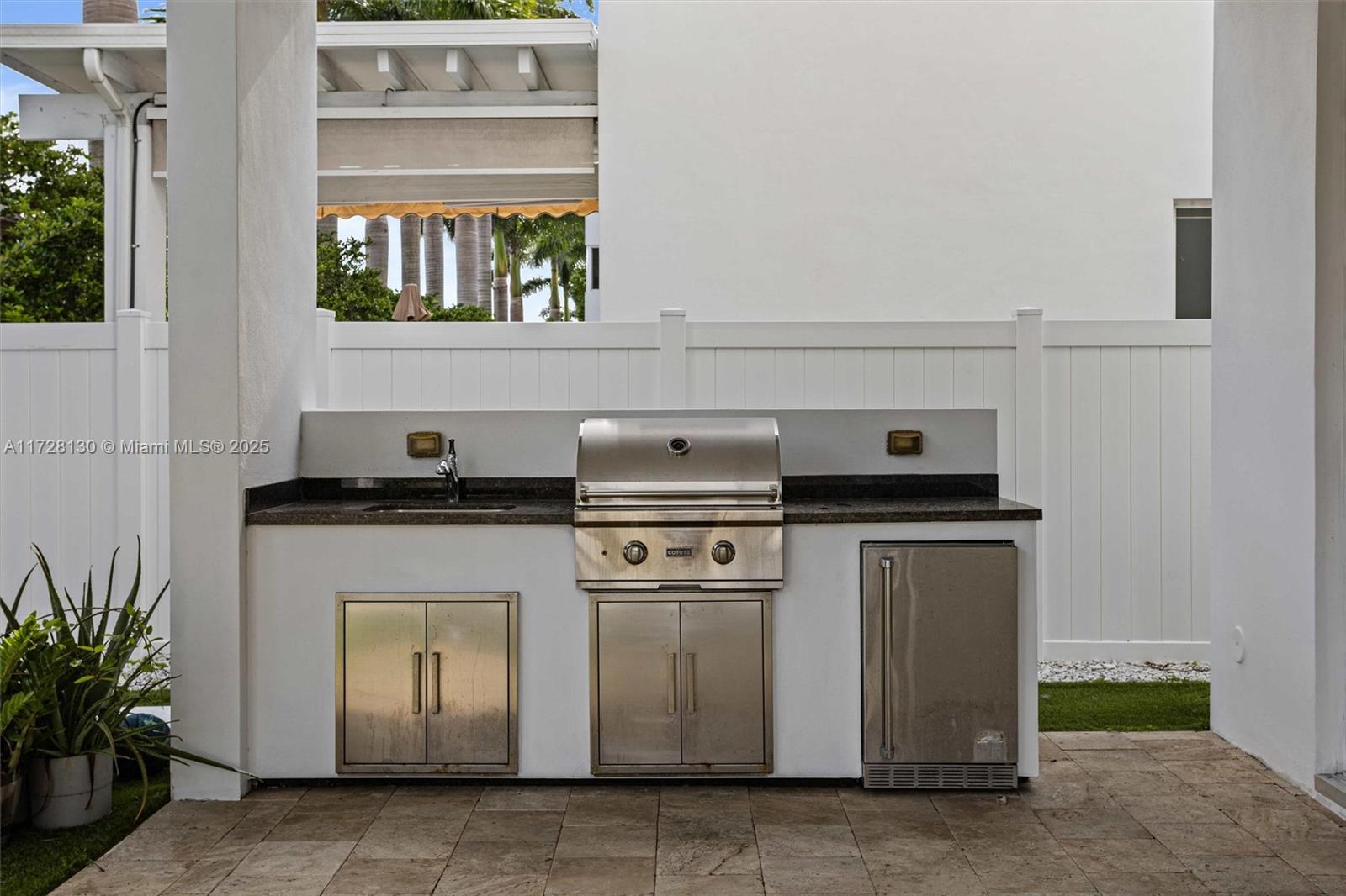 DORAL COMMONS RESIDENTIAL - Residential