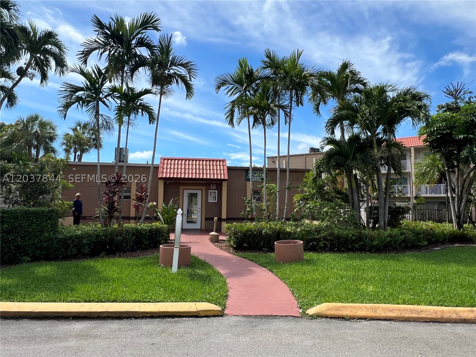 DORAL GARDENS II CONDO - Residential Lease