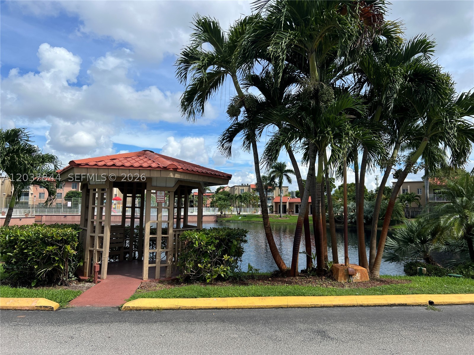 DORAL GARDENS II CONDO - Residential Lease