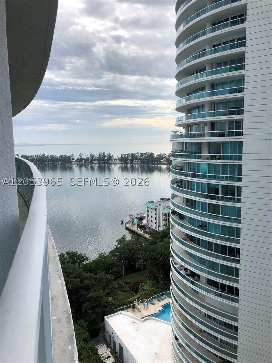 Beautiful 1-bedroom, 1-bathroom condo located in Skyline on Brickell. This unit features a modern kitchen with granite countertops, stainless steel appliances, and plenty of cabinet space. Enjoy floor-to-ceiling windows, a spacious walk-in closet, and a private balcony with city views and a glimpse of the bay. Skyline is a waterfront building offering stunning views of Biscayne Bay and resort-style amenities including a fitness center, pool, outdoor jacuzzi, BBQ area, tennis court, on-site convenience store, dry cleaners, and 24-hour concierge services.