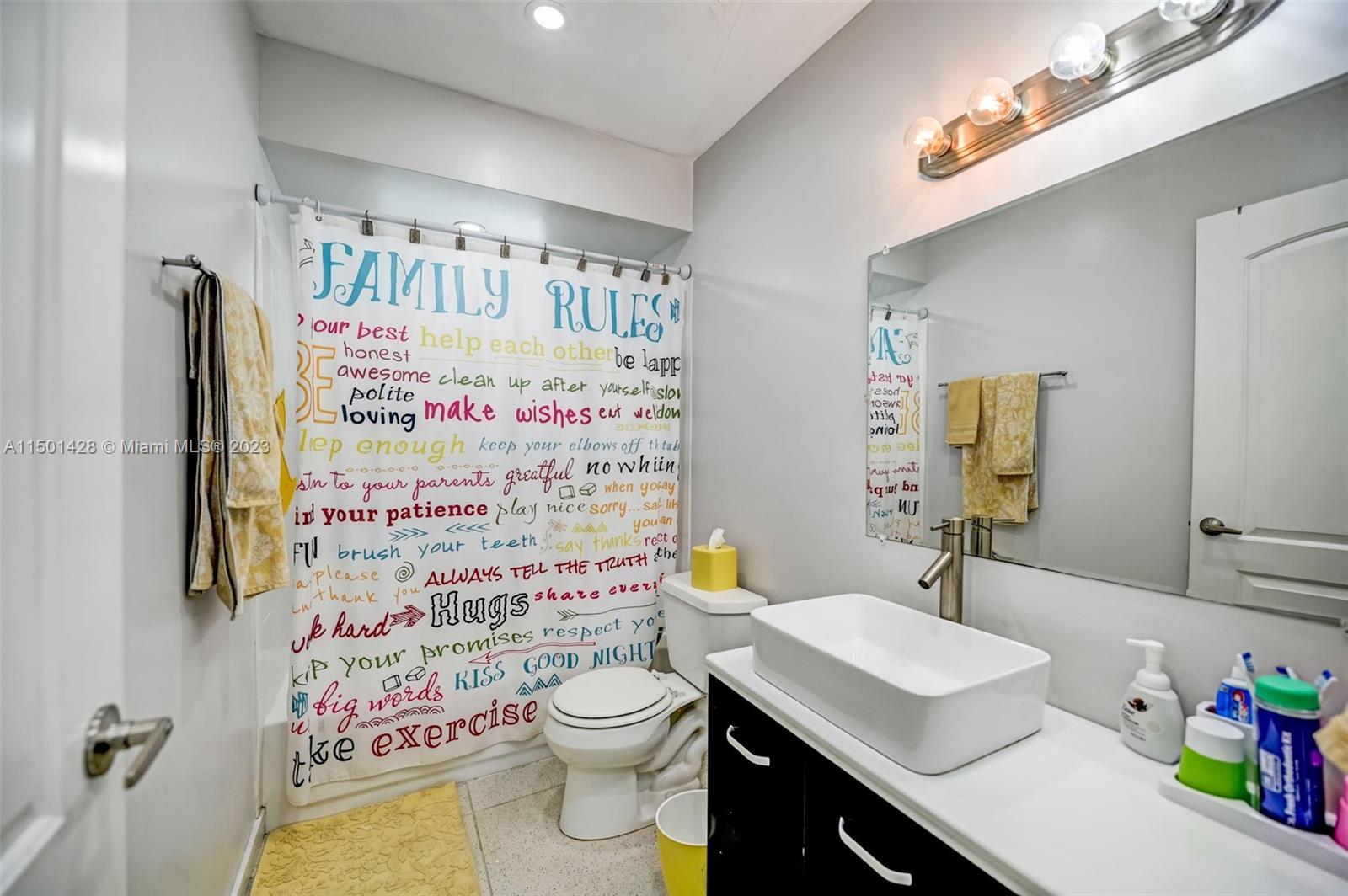 HOLLYWOOD HILLS - Residential Lease