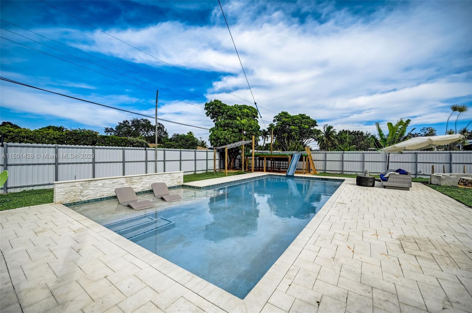 HOLLYWOOD HILLS - Residential Lease