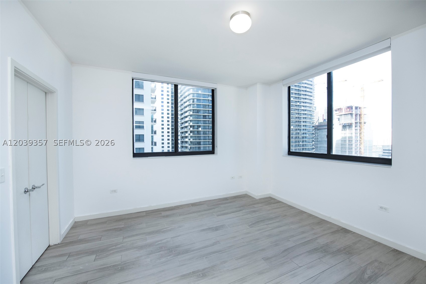 NINE MARY BRICKELL - Residential