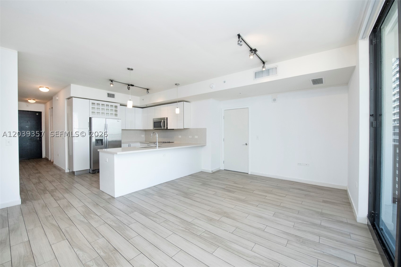 NINE MARY BRICKELL - Residential