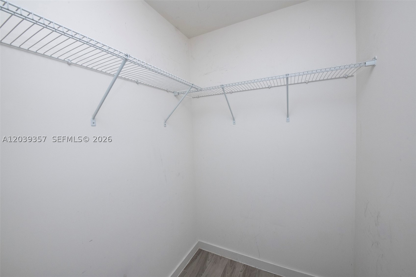 NINE MARY BRICKELL - Residential