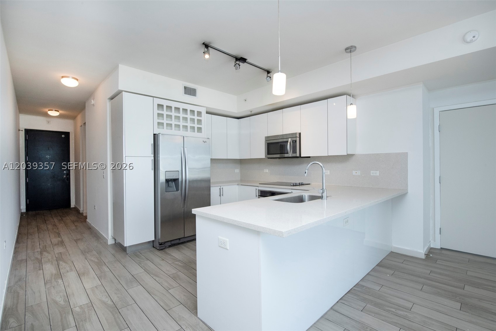 NINE MARY BRICKELL - Residential