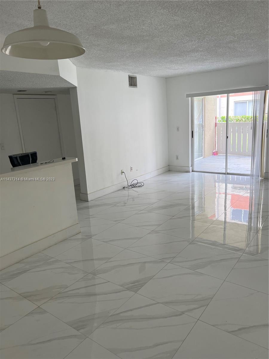 VILLA RUSTICA I CONDO - Residential Lease