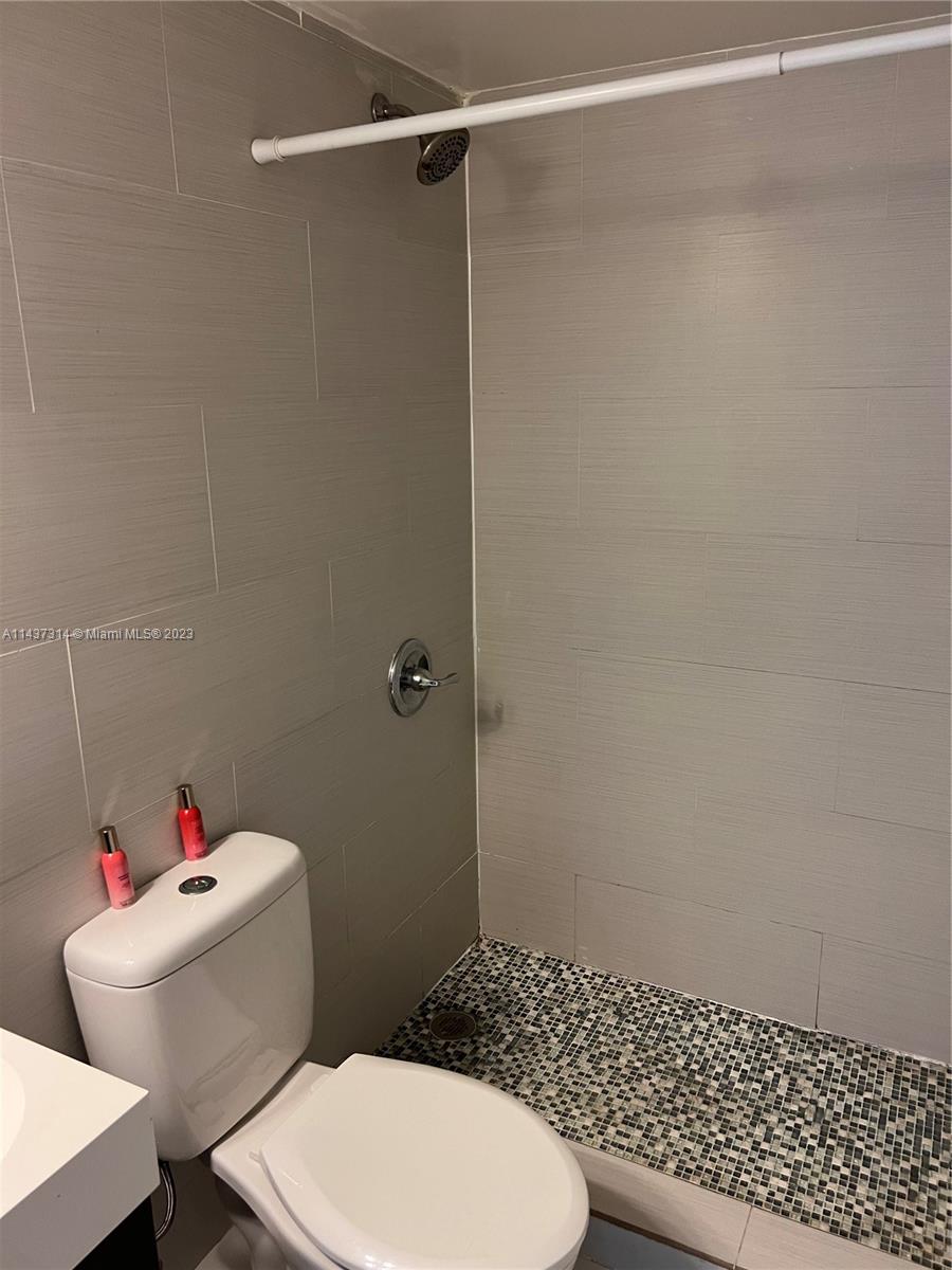 VILLA RUSTICA I CONDO - Residential Lease