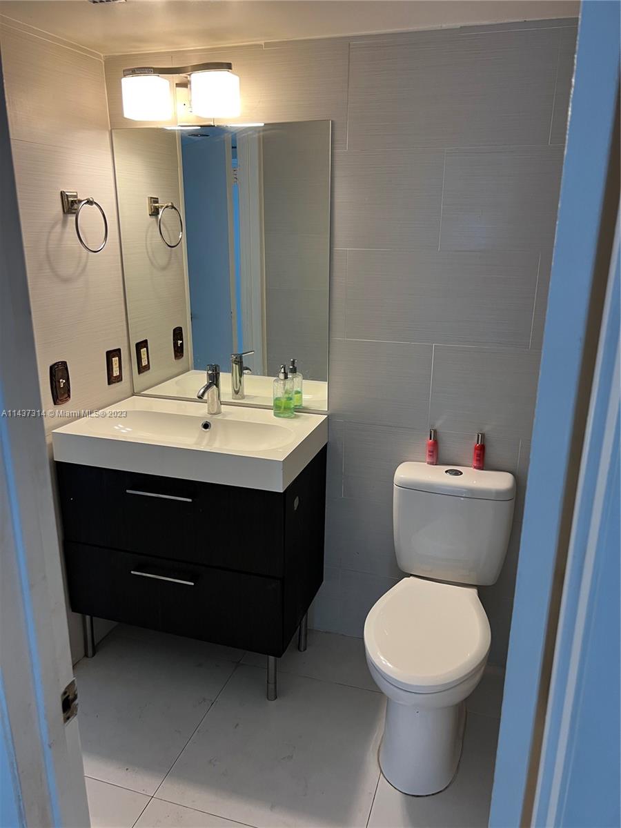 VILLA RUSTICA I CONDO - Residential Lease