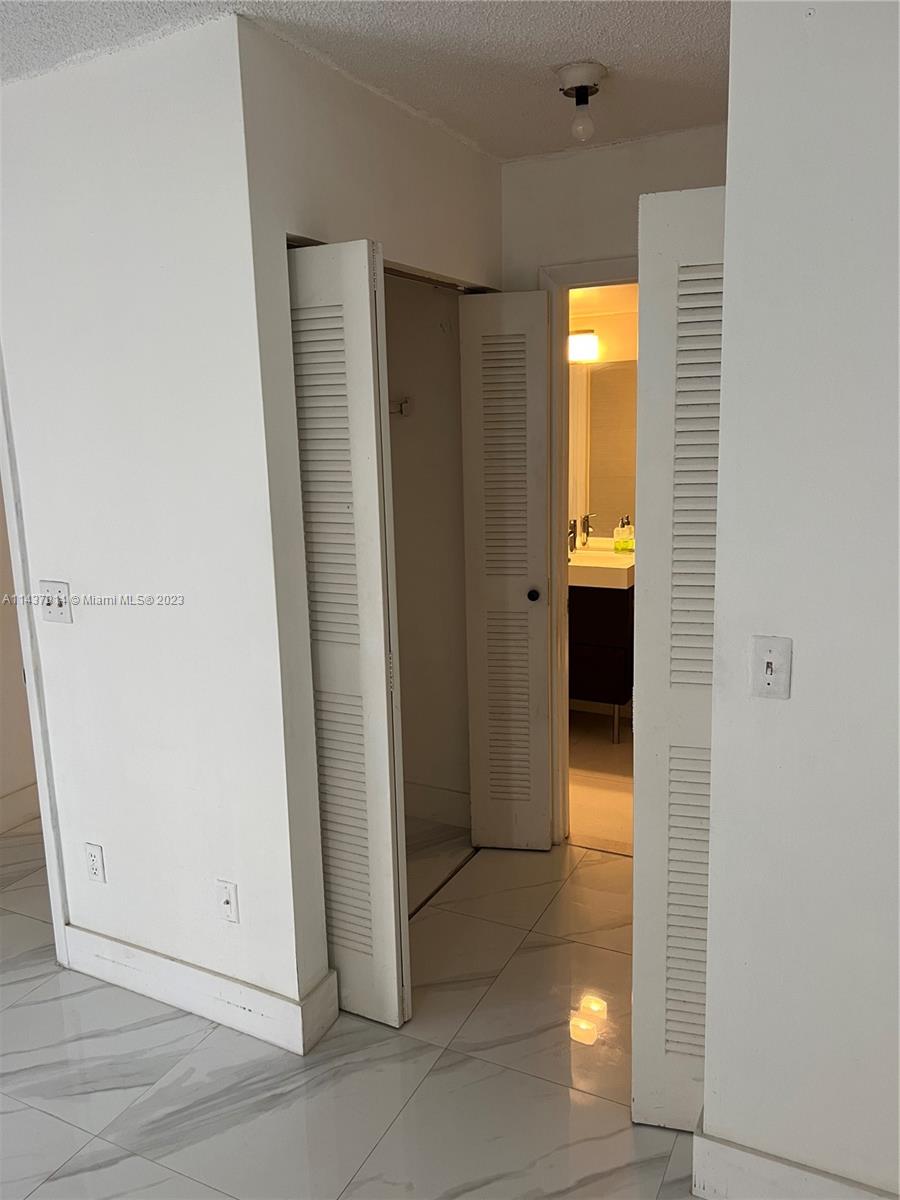 VILLA RUSTICA I CONDO - Residential Lease