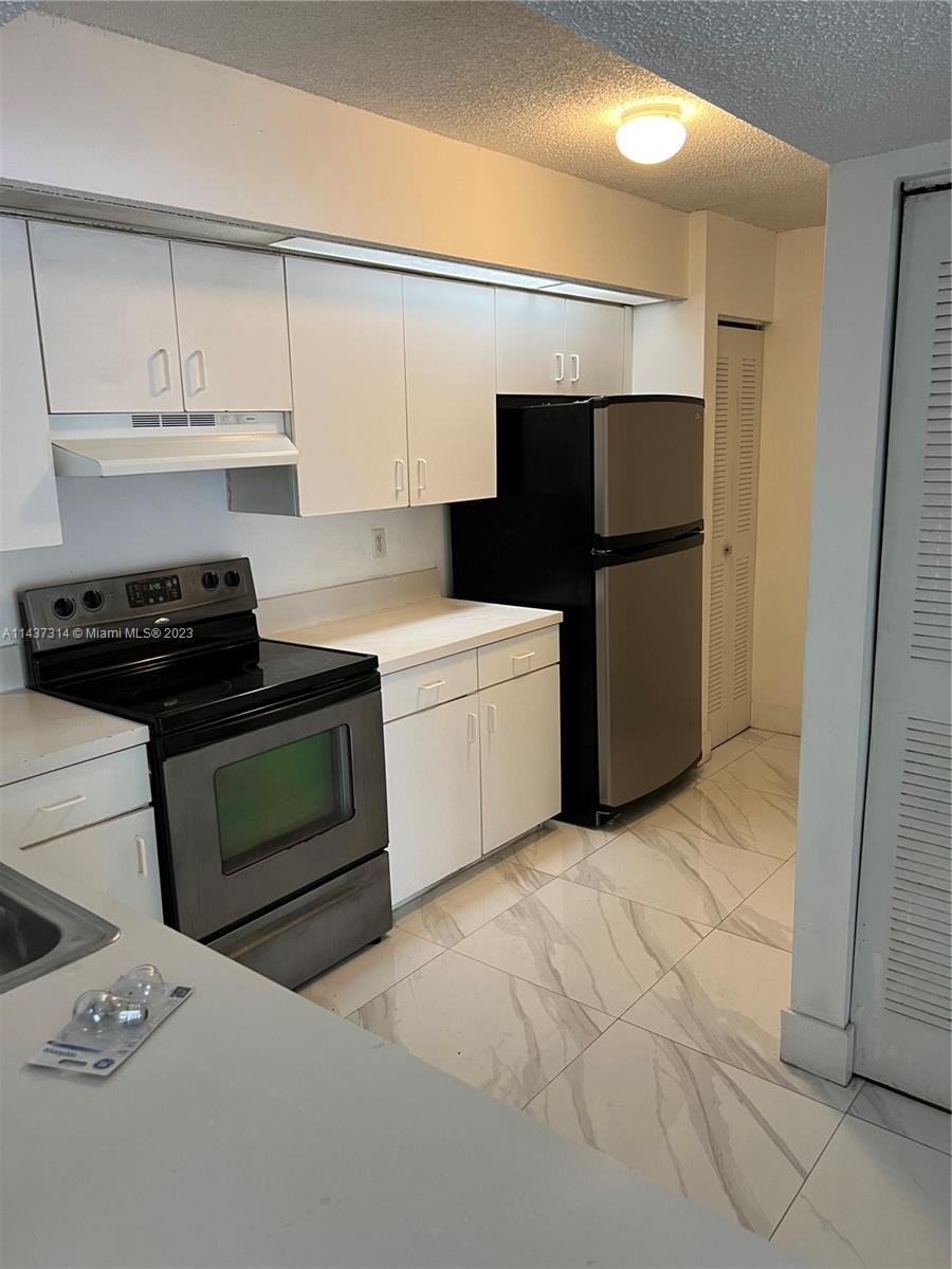 VILLA RUSTICA I CONDO - Residential Lease