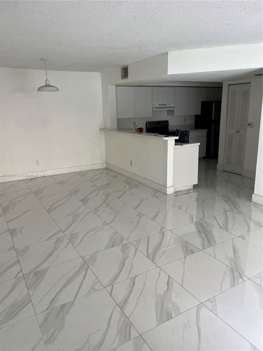 VILLA RUSTICA I CONDO - Residential Lease