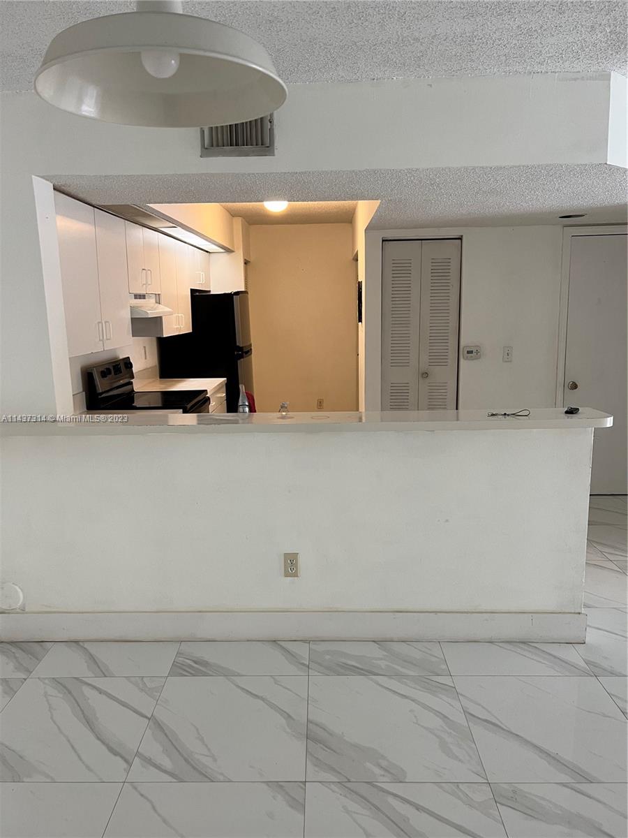 VILLA RUSTICA I CONDO - Residential Lease