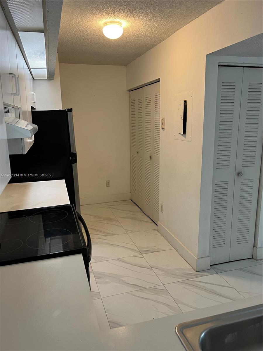 VILLA RUSTICA I CONDO - Residential Lease